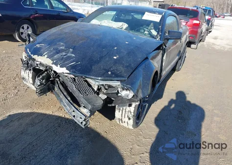 2006 Ford Mustang V6 z USA, uszkodzony, nr VIN 1ZVHT80N765247058